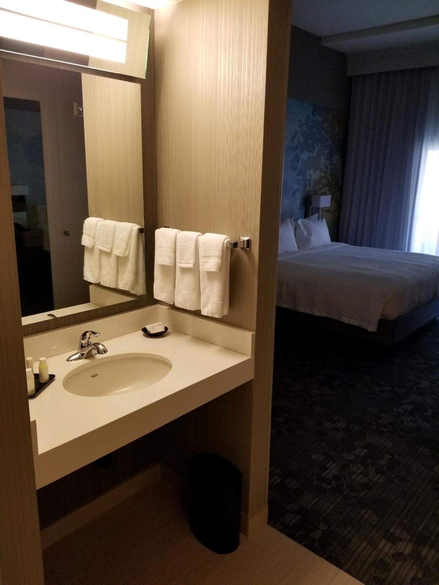Courtyard By Marriott Hotel